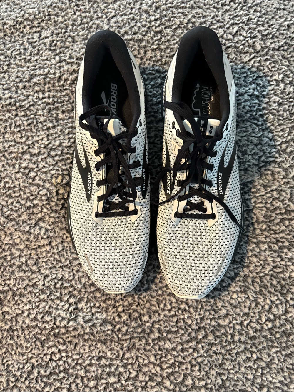 Brooks Men’s Size 14 Adrenaline GTS 22 Shoes in Excellent Condition!